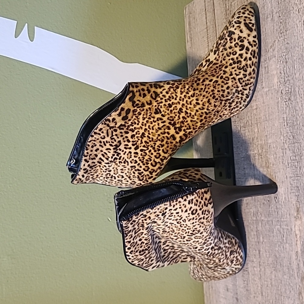 Cheetah Suede Ankle Booties Heels Womens 7.5